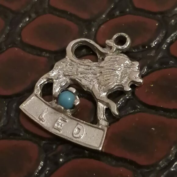 Vintage Sterling Silver Leo Charm - Picture 1 of 4